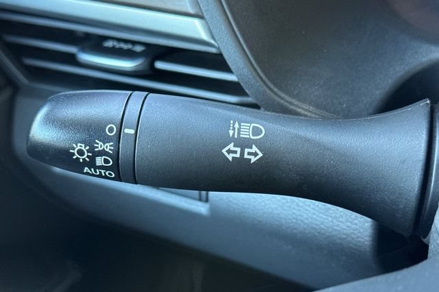 Used 2025 Nissan Altima 2.5 SV AWD/4WD image 36