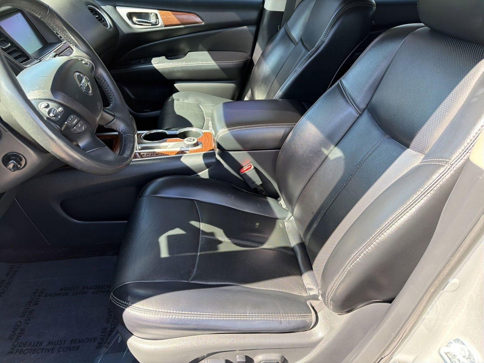 Used 2017 Nissan Pathfinder Platinum w/ Family Entertainment Package image 5