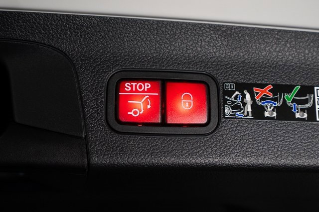 New 2026 Mercedes-Benz GLS 450 4MATIC image 40