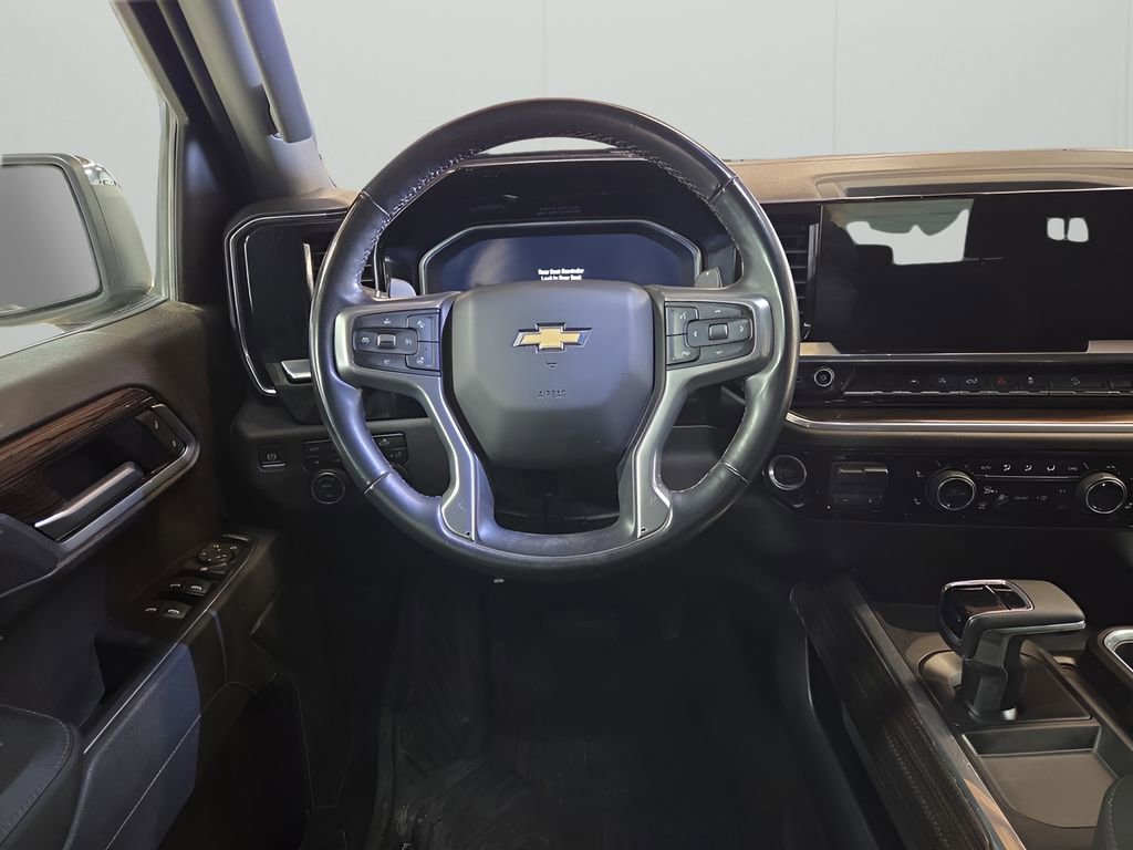 Used 2025 Chevrolet Silverado 1500 LT image 13