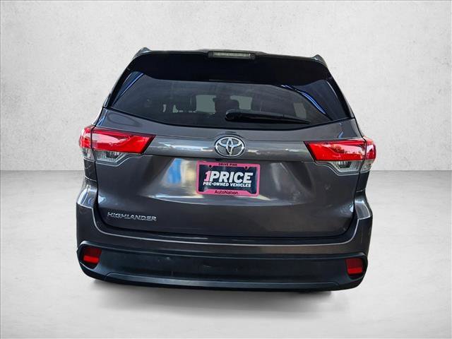 Used 2018 Toyota Highlander LE FWD image 4