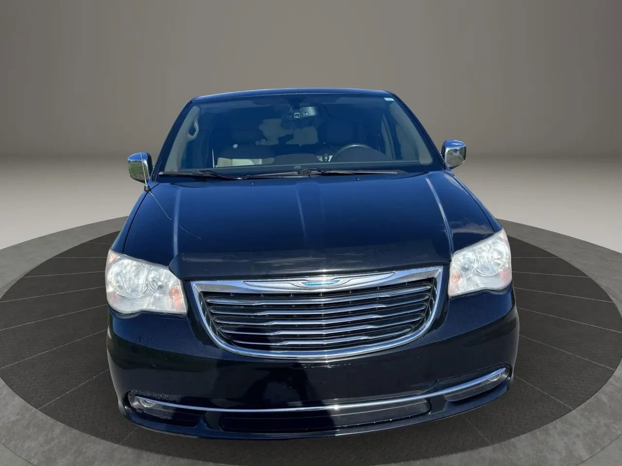 Used 2014 Chrysler Town & Country Touring-L w/ Driver Convenience Group FWD image 7