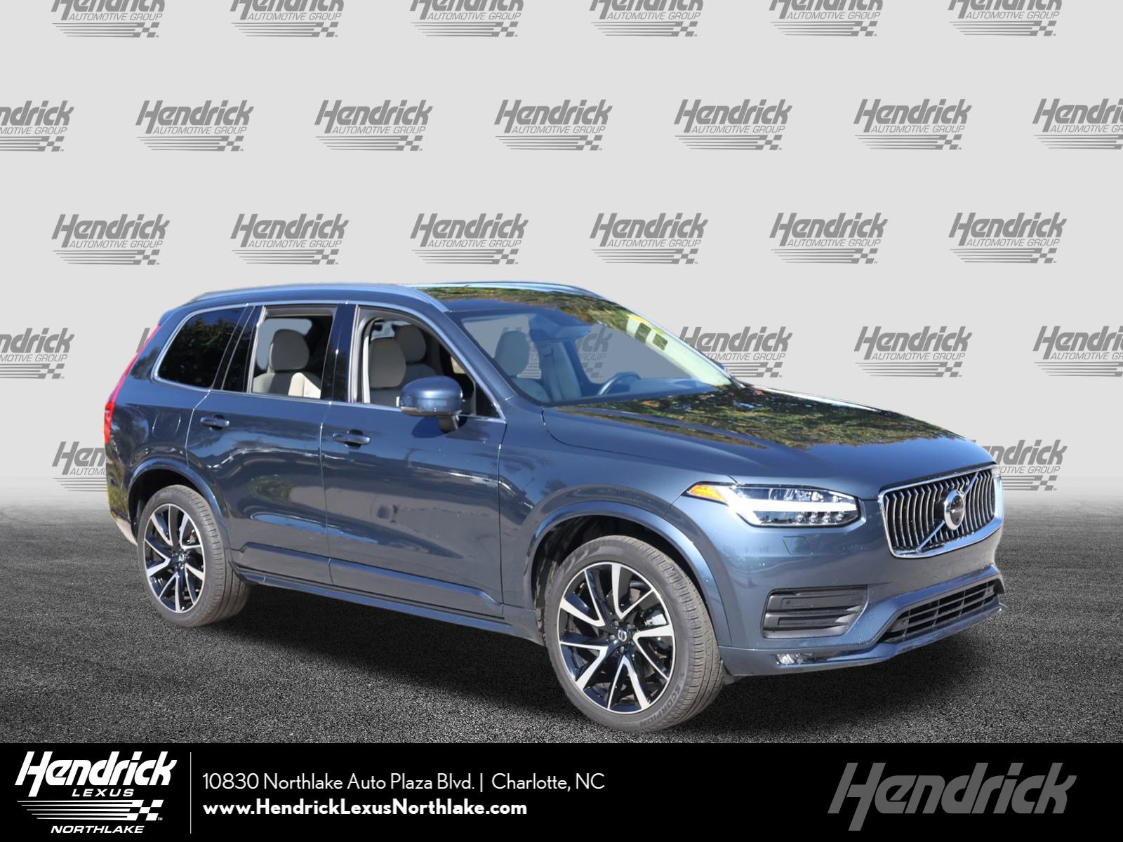 Used 2022 Volvo XC90 T6 Momentum w/ Advanced Package image 1