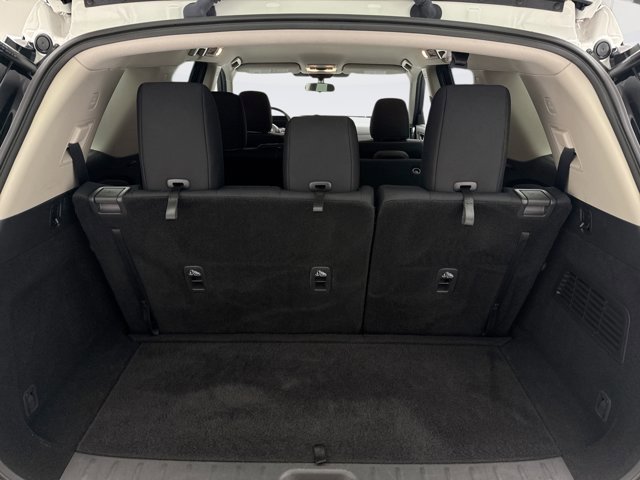 Used 2024 Nissan Pathfinder S image 19