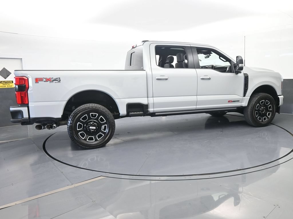Used 2026 Ford F350 Platinum w/ FX4 Off-Road Package AWD/4WD image 7