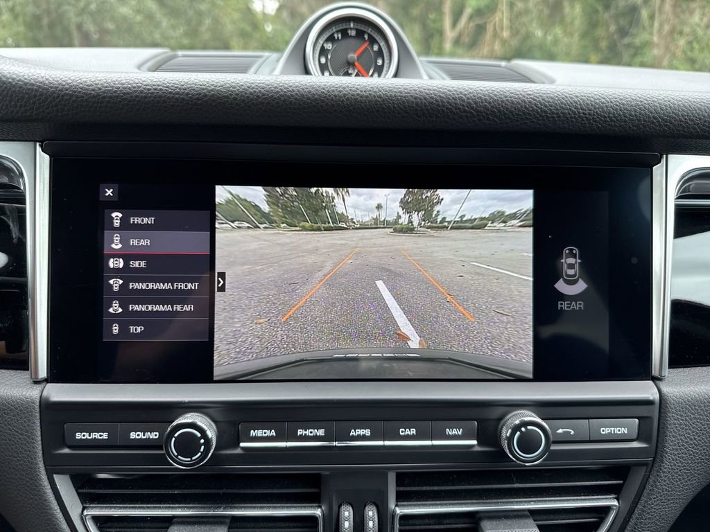 Used 2020 Porsche Macan S image 21