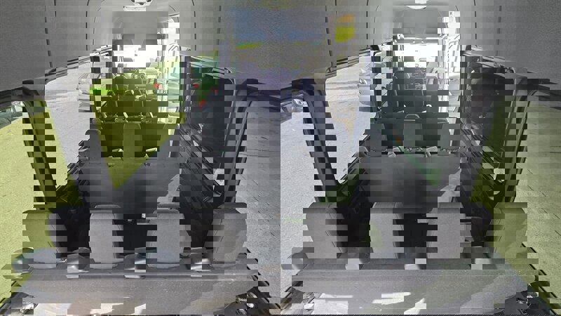 Used 2025 Mercedes-Benz Sprinter 2500 image 30