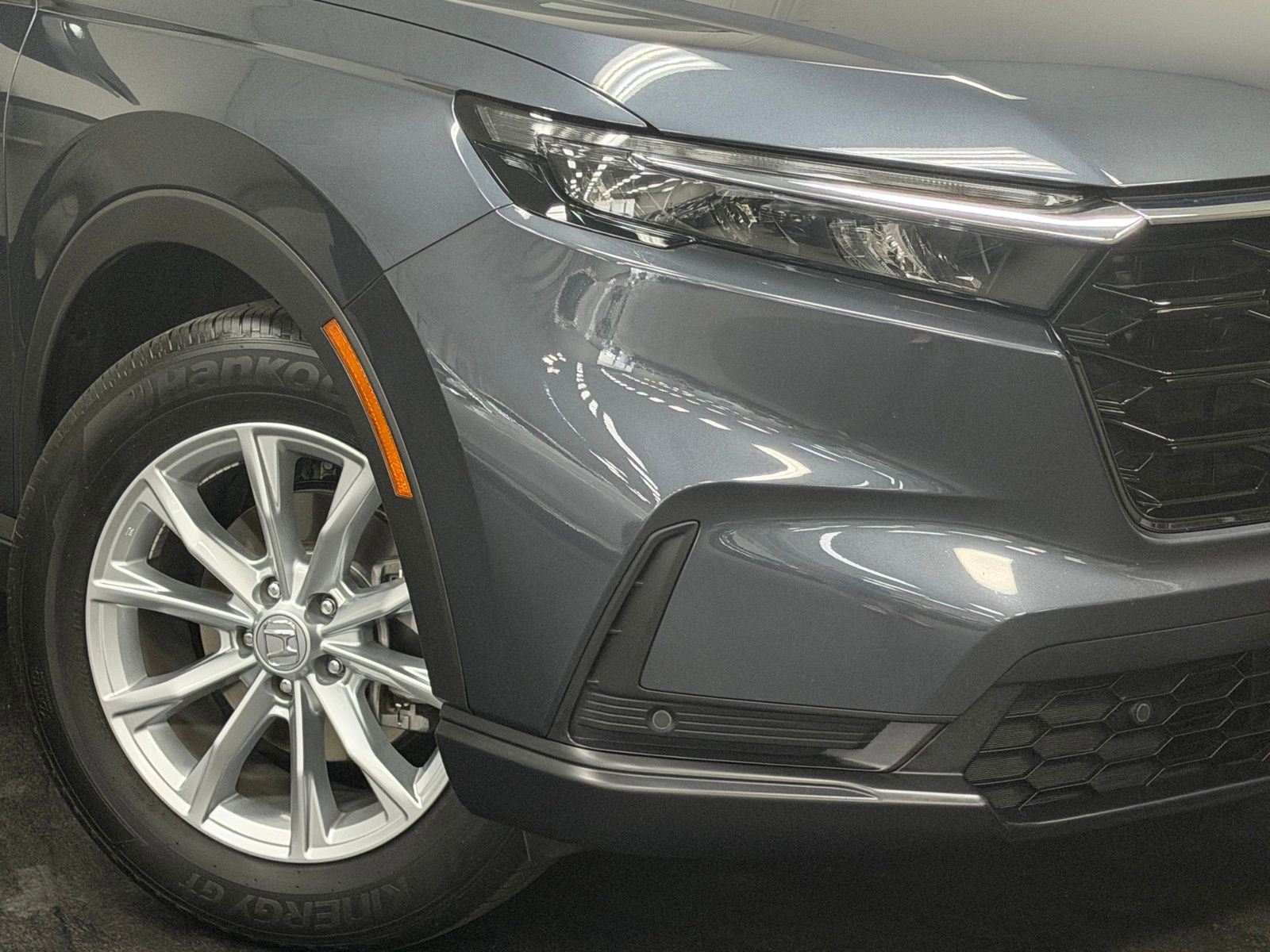 Used 2025 Honda CR-V EX-L image 4