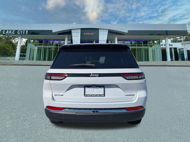 Used 2025 Jeep Grand Cherokee Laredo X RWD image 4