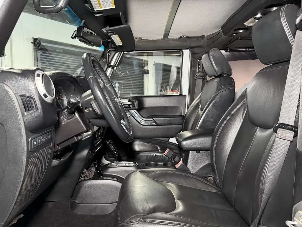 Used 2015 Jeep Wrangler Rubicon w/ Power Convenience Group AWD/4WD image 20
