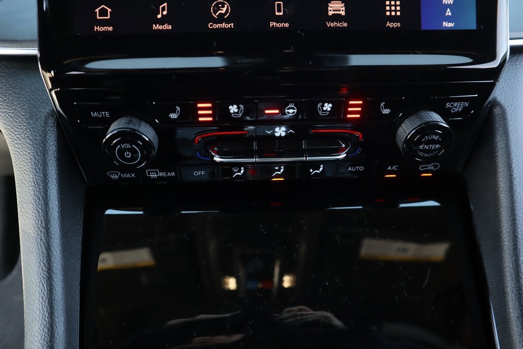 New 2025 Jeep Grand Cherokee L Overland w/ Luxury Tech Group IV image 8