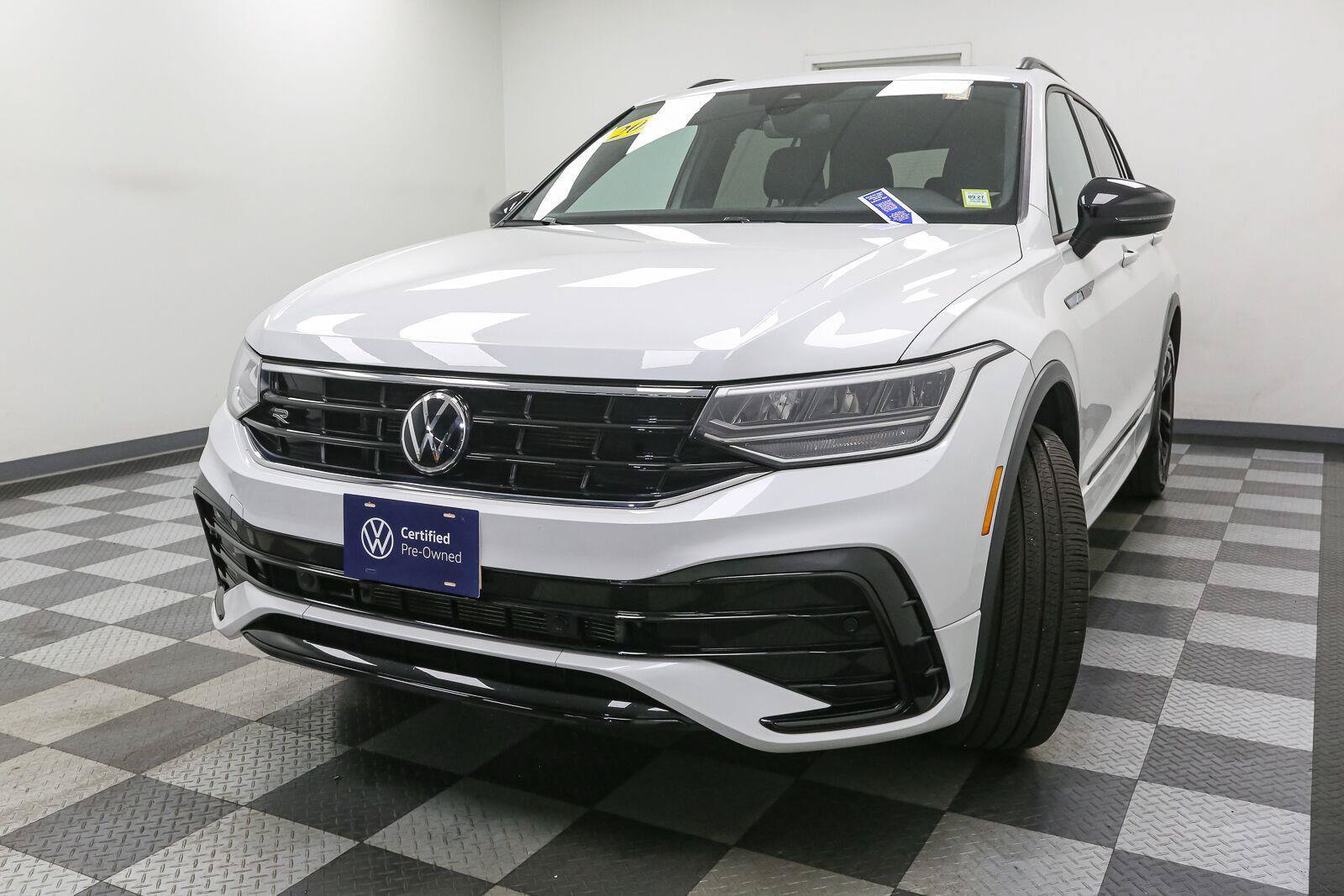 Certified 2024 Volkswagen Tiguan SE R-Line AWD/4WD image 5