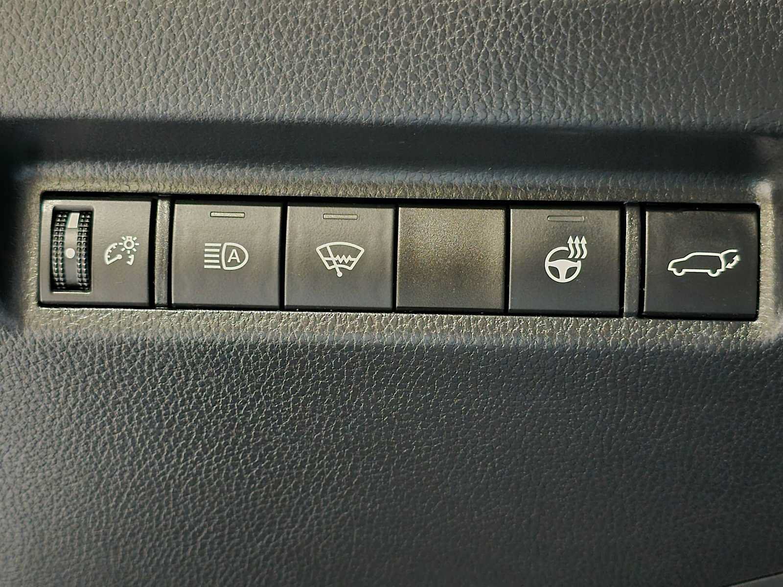 Certified 2021 Toyota RAV4 XLE Premium AWD/4WD image 17