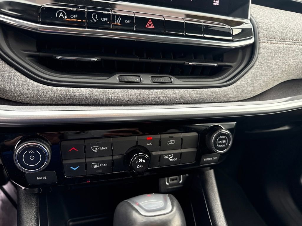 Used 2022 Jeep Compass Latitude image 22