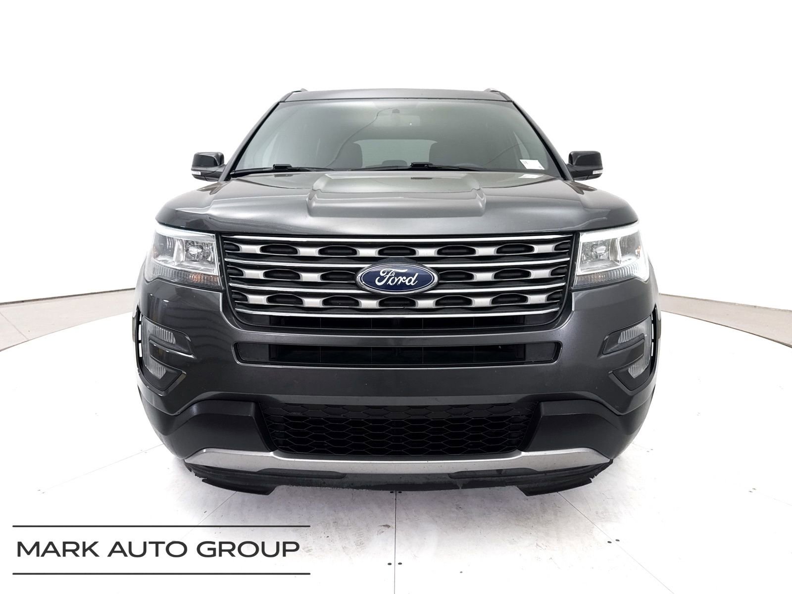 Used 2017 Ford Explorer XLT w/ Equipment Group 201A FWD image 8