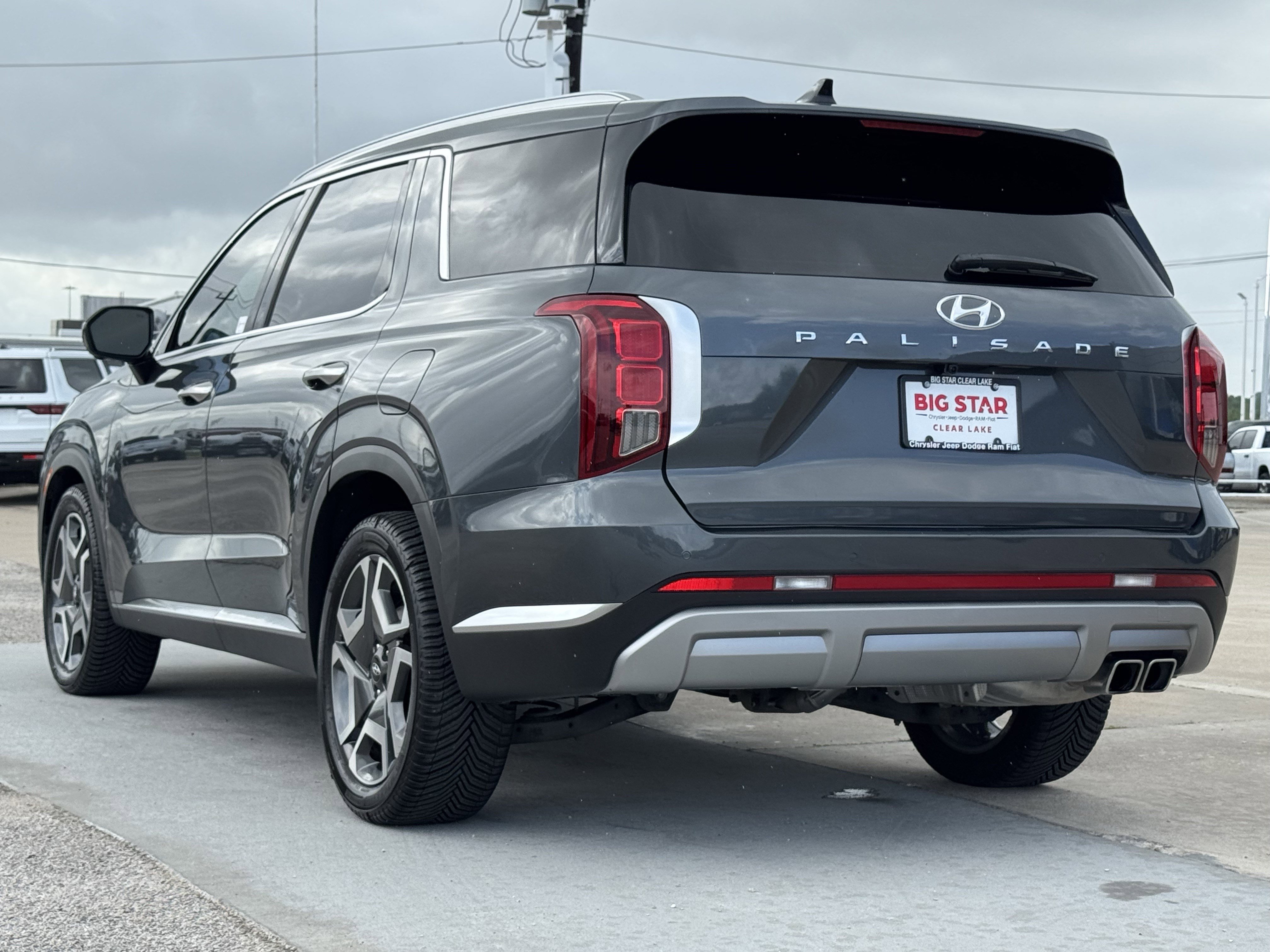 Used 2023 Hyundai Palisade Limited image 8