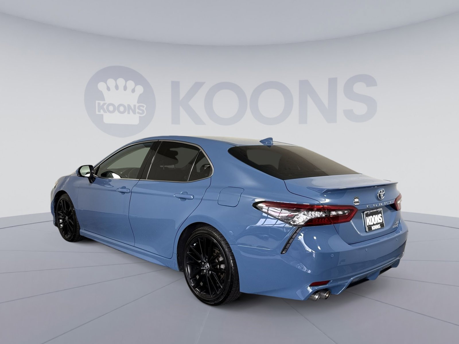 Used 2023 Toyota Camry XSE w/ Navigation Package FWD image 1