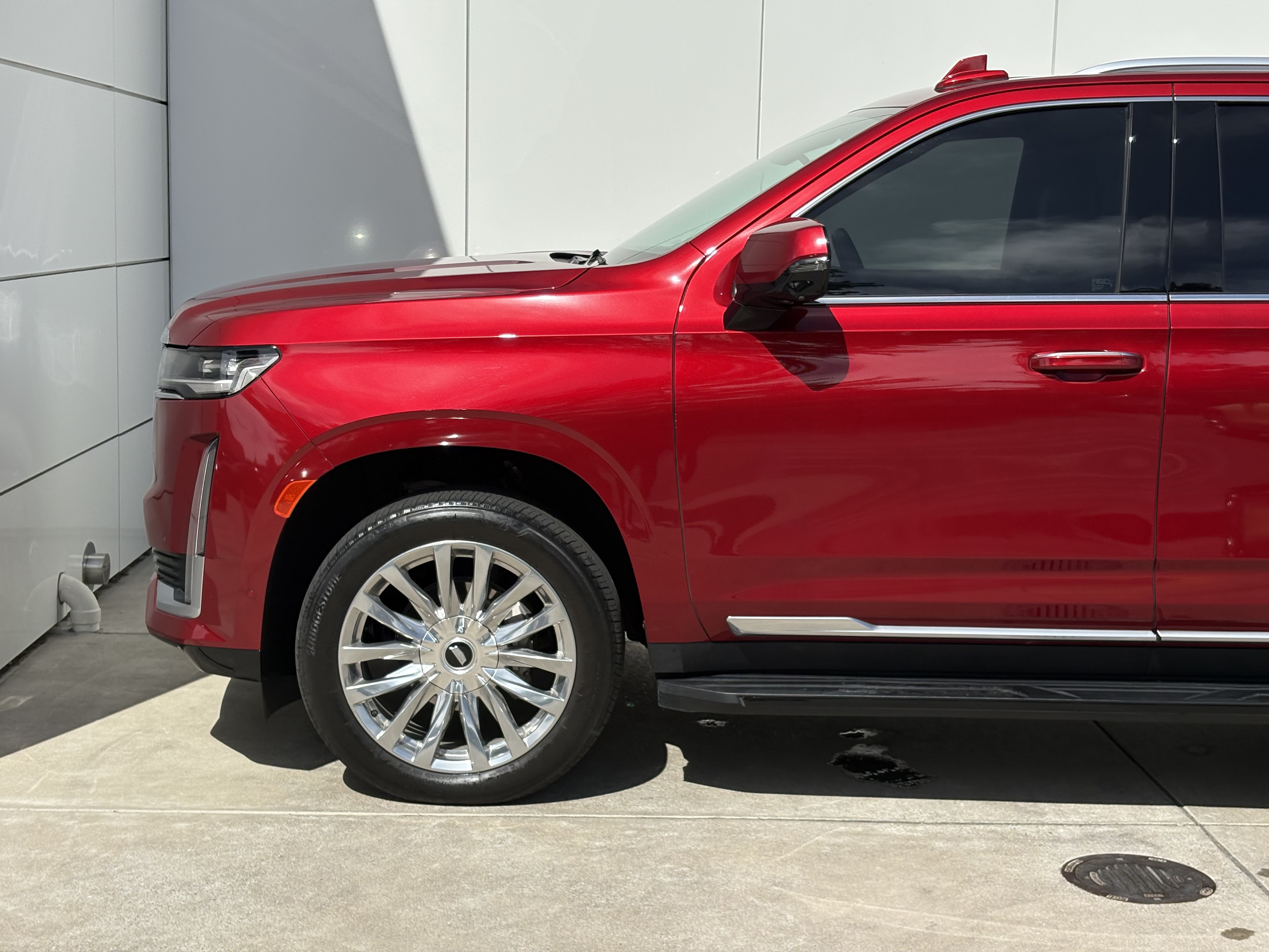 Used 2024 Cadillac Escalade Premium Luxury w/ Performance Package AWD/4WD image 5