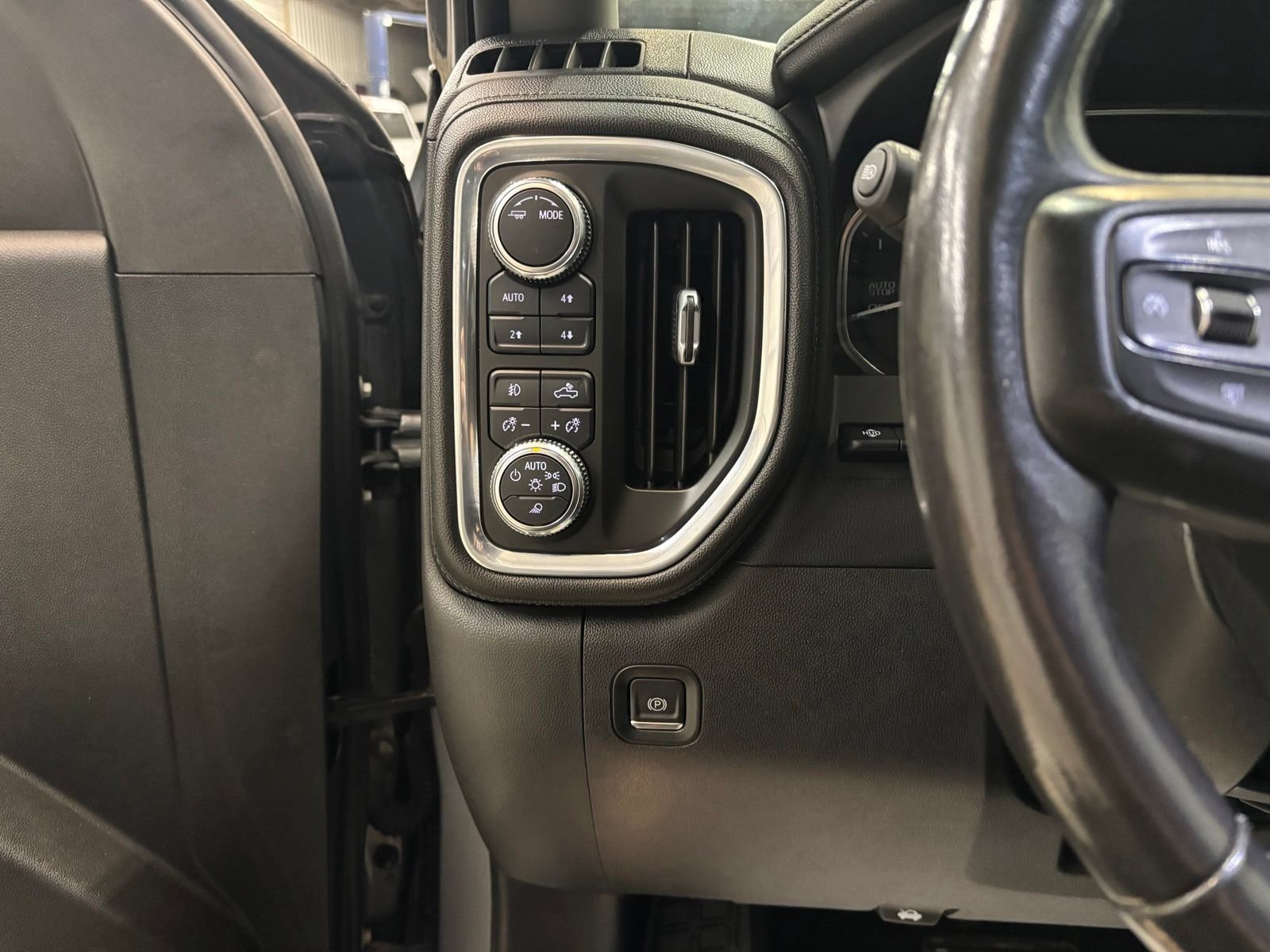 Used 2021 GMC Sierra 1500 Denali w/ Denali Ultimate Package AWD/4WD image 14