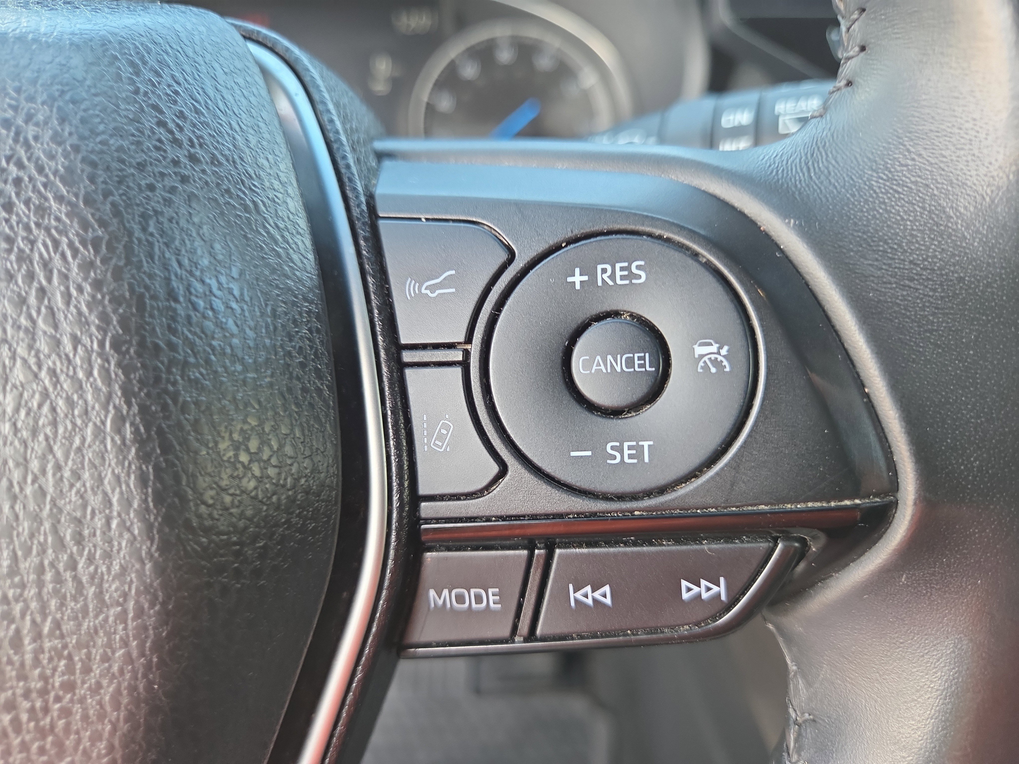 Certified 2023 Toyota Venza XLE image 25