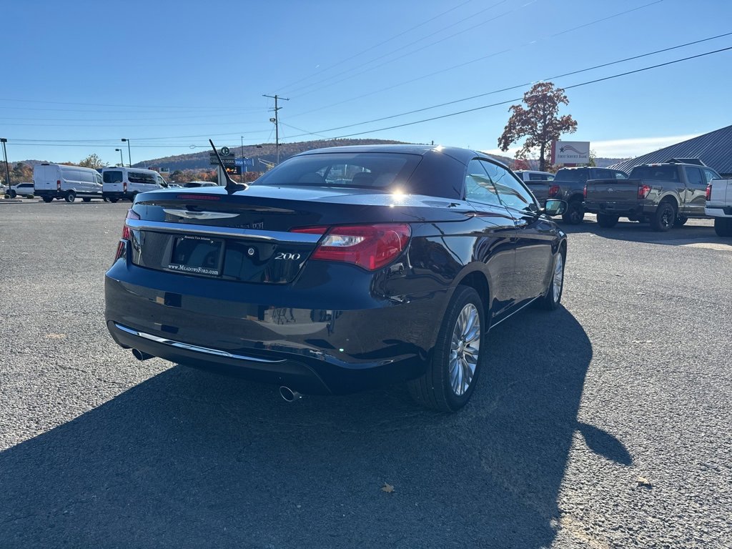 Used 2014 Chrysler 200 Limited image 4