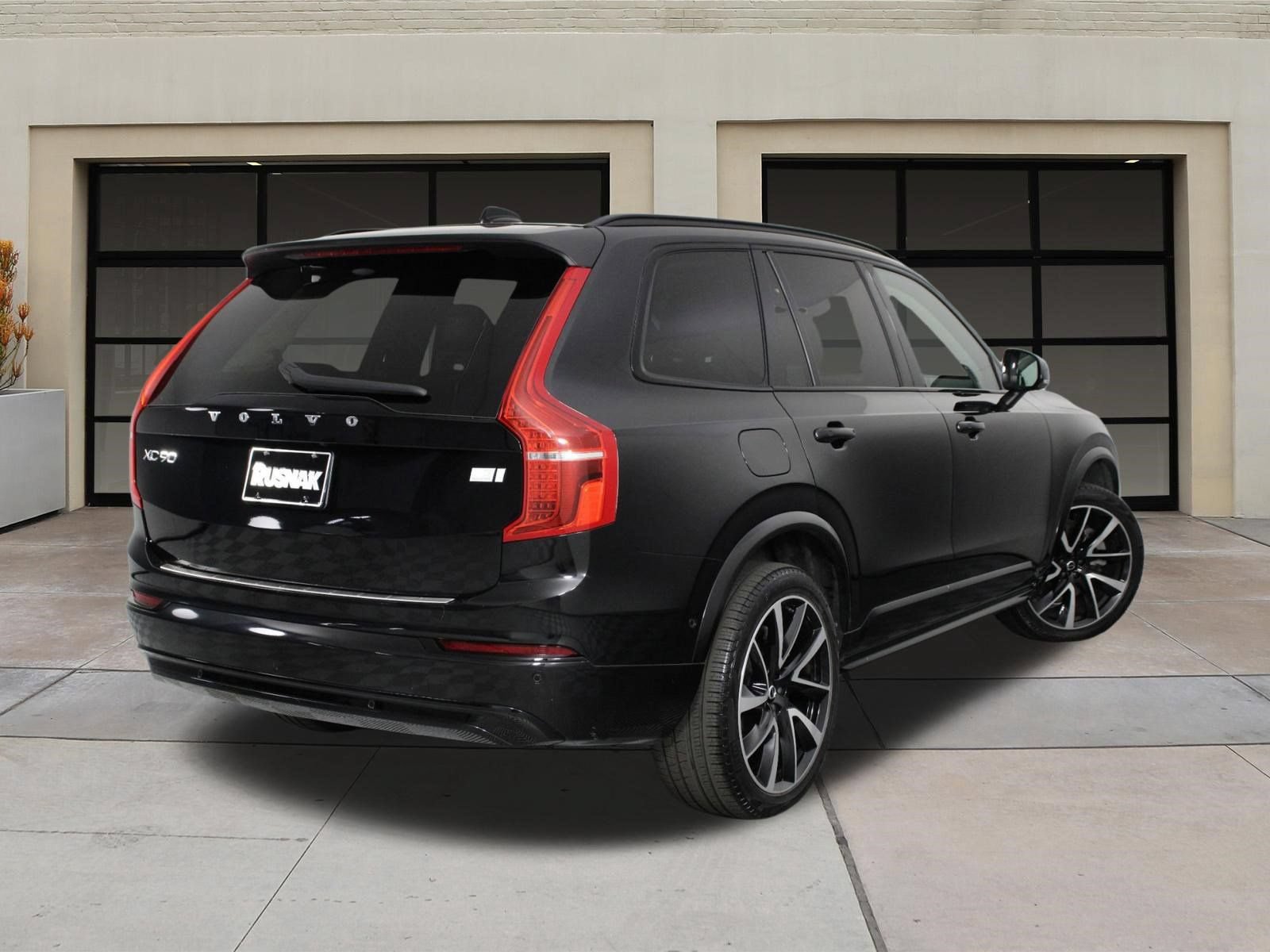 Certified 2023 Volvo XC90 T8 Plus w/ Protection Package Premier AWD/4WD image 4