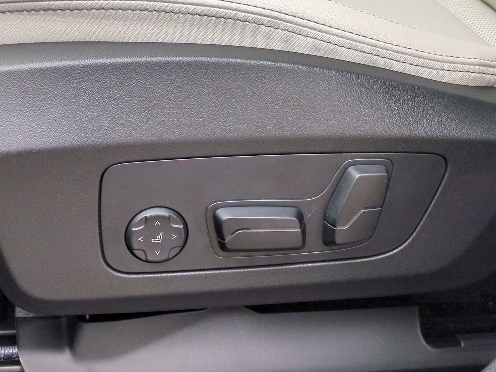 Used 2026 BMW X1 xDrive28i w/ Technology Package image 17