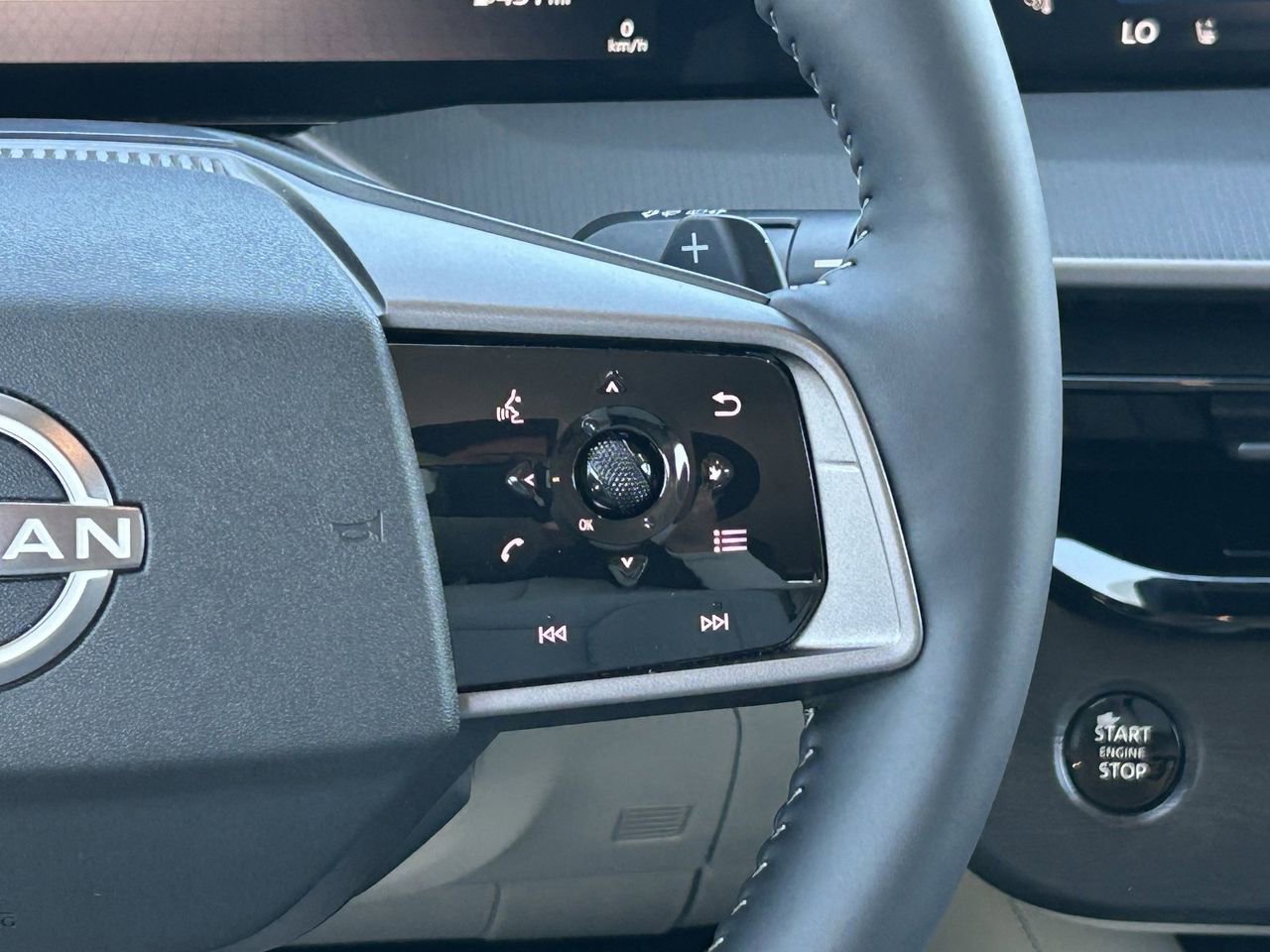 Certified 2025 Nissan Murano SV w/ Cargo Package image 27