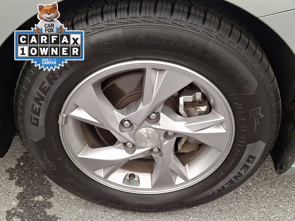 Used 2021 Hyundai Elantra SE FWD image 11