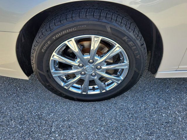 Used 2011 Buick Lucerne CXL image 8