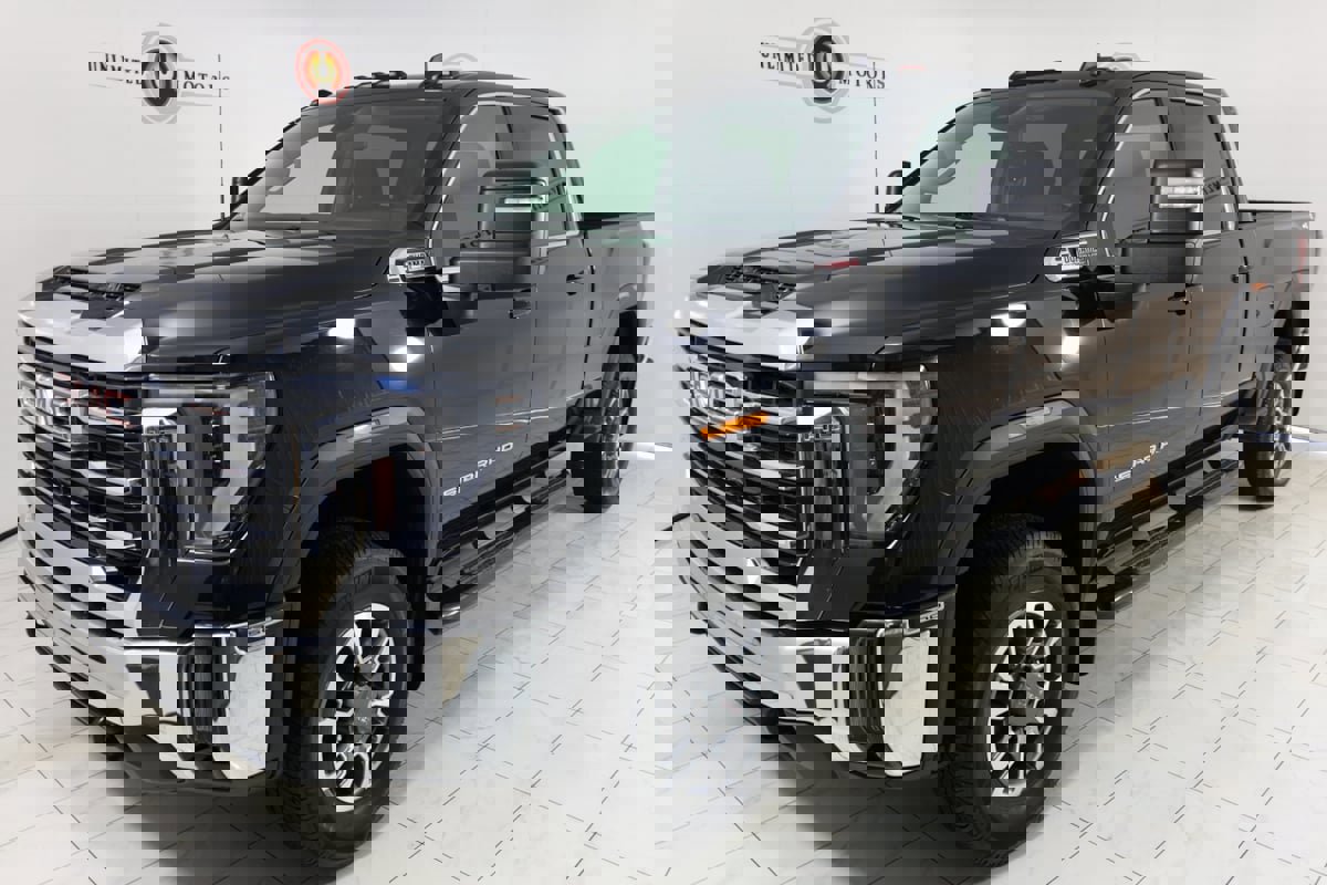 Used 2024 GMC Sierra 3500 SLE w/ SLE Value Package image 5