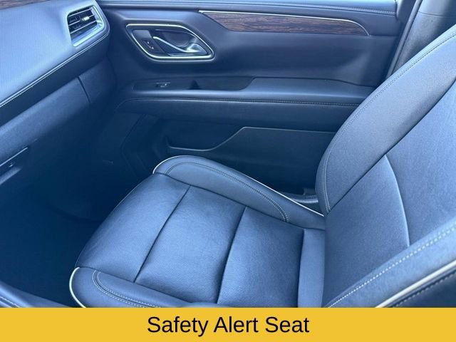 Used 2023 Chevrolet Suburban Premier AWD/4WD image 34