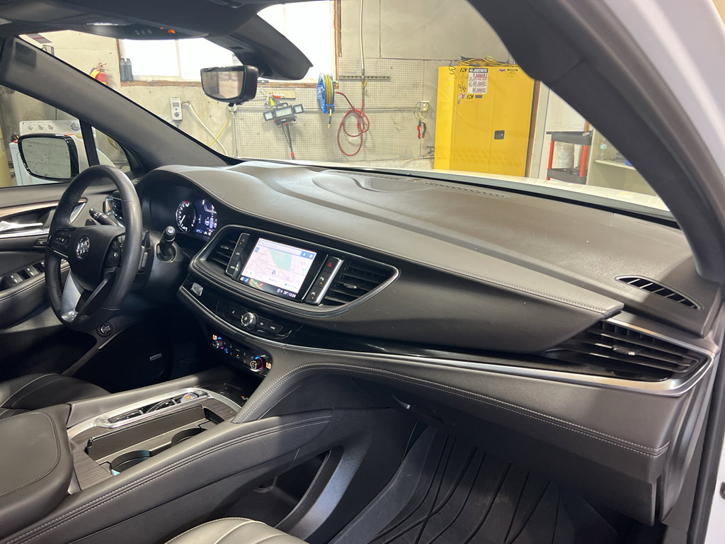 Used 2024 Buick Enclave Avenir w/ Avenir Technology Package AWD/4WD image 28