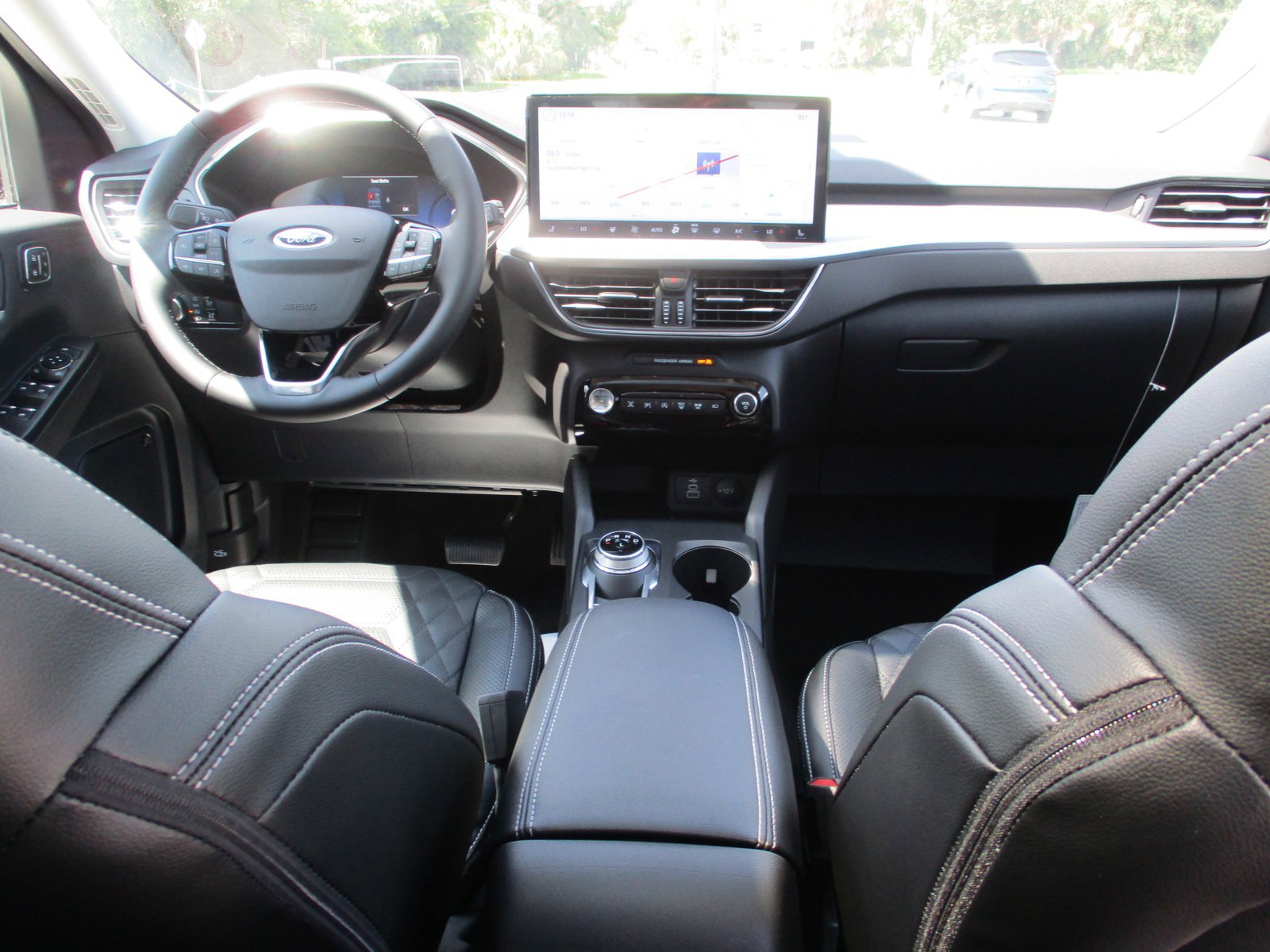 New 2024 Ford Escape Platinum w/ Premium Technology Package AWD/4WD image 25