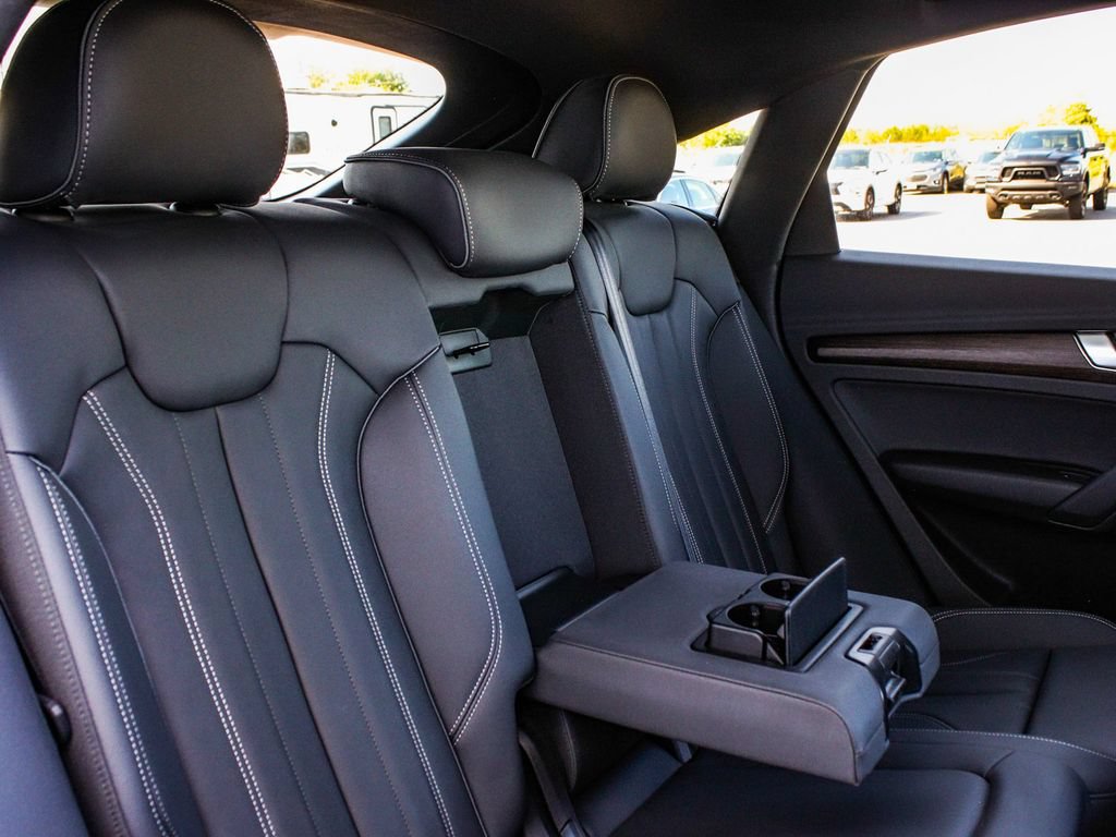 Used 2023 Audi Q5 2.0T Premium w/ Convenience Package AWD/4WD image 39