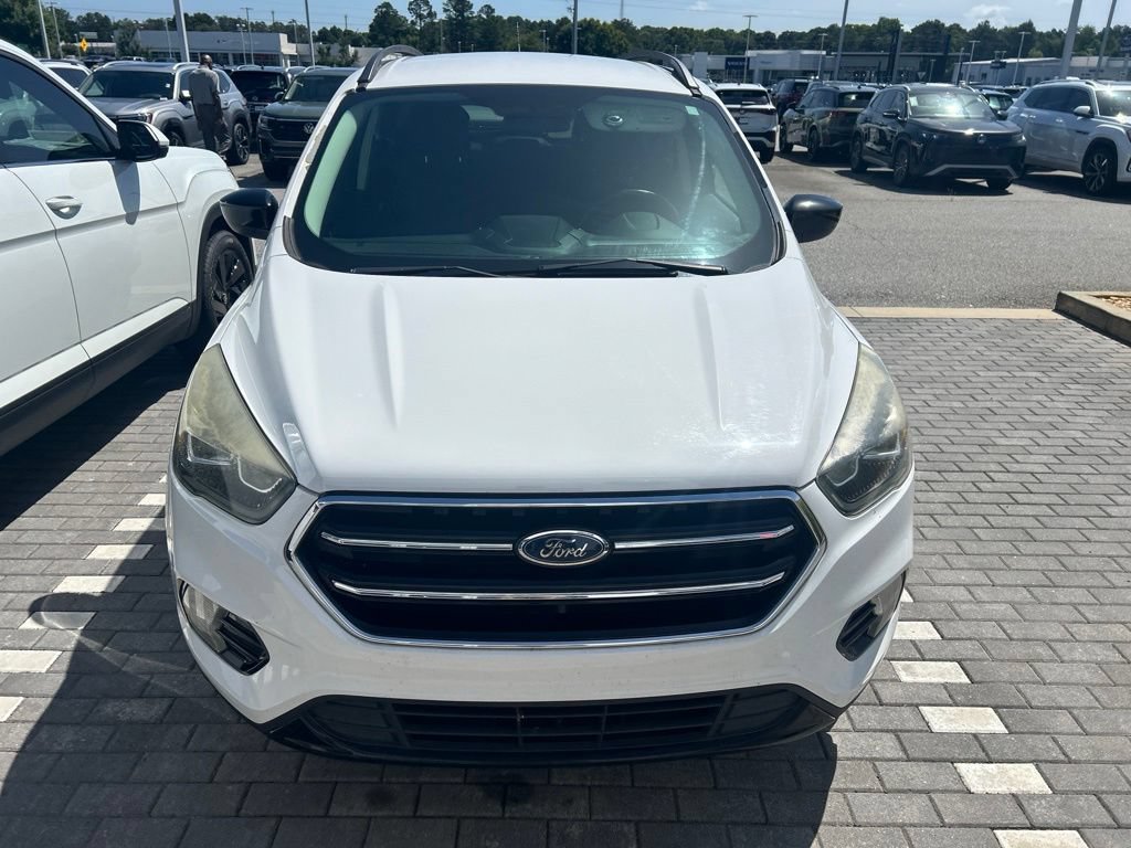 Used 2017 Ford Escape SE w/ Equipment Group 201A FWD image 5