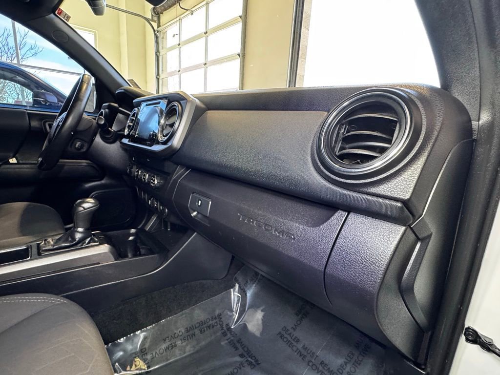 Used 2019 Toyota Tacoma TRD Off-Road image 51