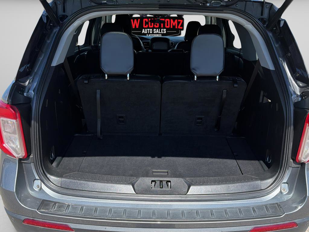 Used 2024 Ford Explorer XLT w/ Equipment Group 202A image 14