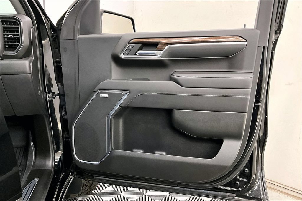 Used 2022 Chevrolet Silverado 1500 LT Trail Boss w/ LT Trail Boss Premium Package AWD/4WD image 25