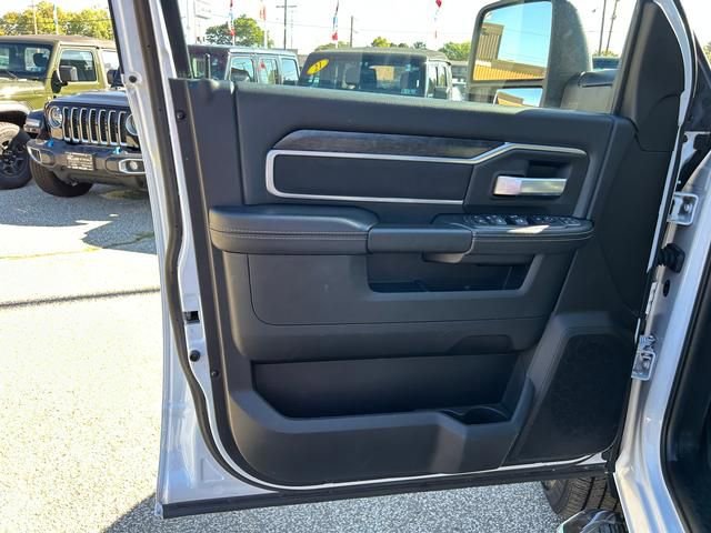 Used 2024 RAM 2500 Big Horn w/ Bed Utility Group image 10