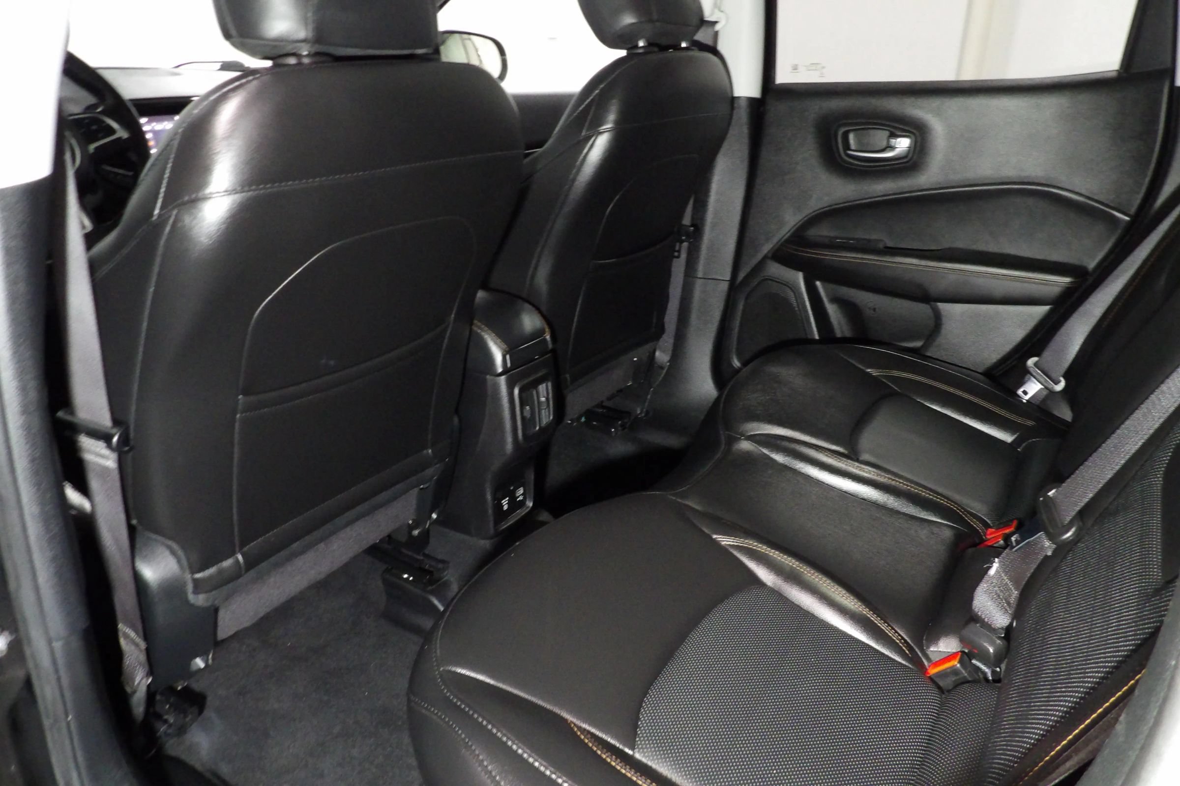 Used 2019 Jeep Compass Limited AWD/4WD image 11
