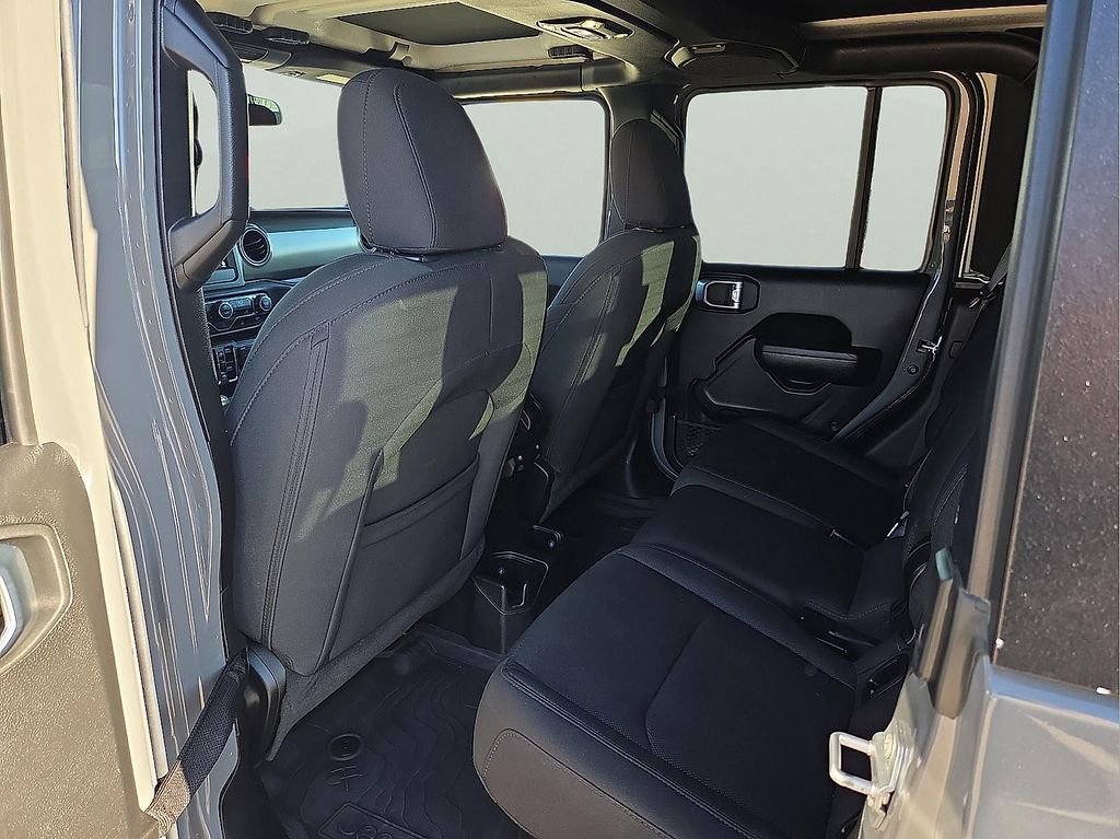 Used 2023 Jeep Gladiator Sport AWD/4WD image 10