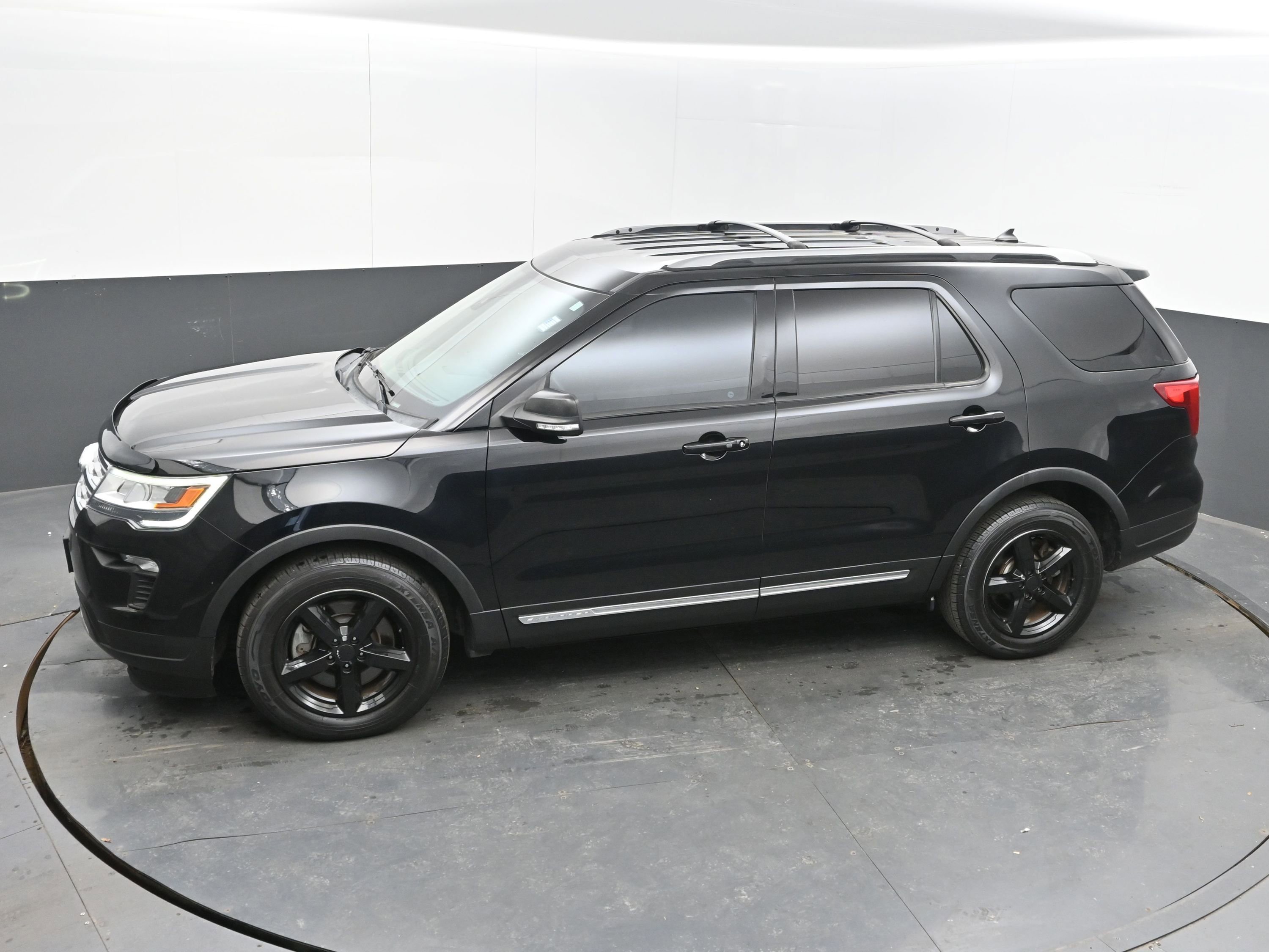 Used 2018 Ford Explorer XLT w/ Equipment Group 201A image 32