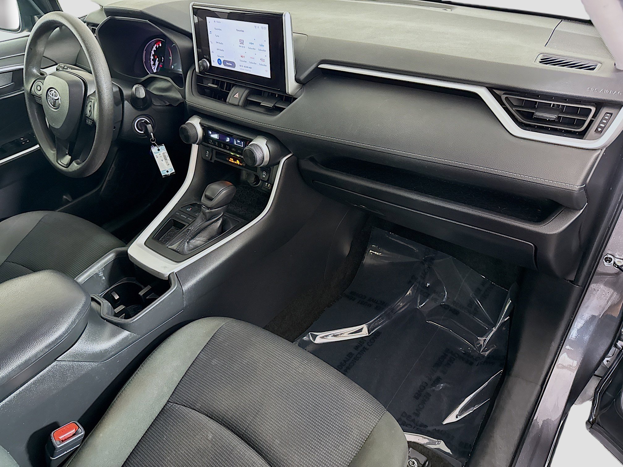 Used 2024 Toyota RAV4 LE image 29