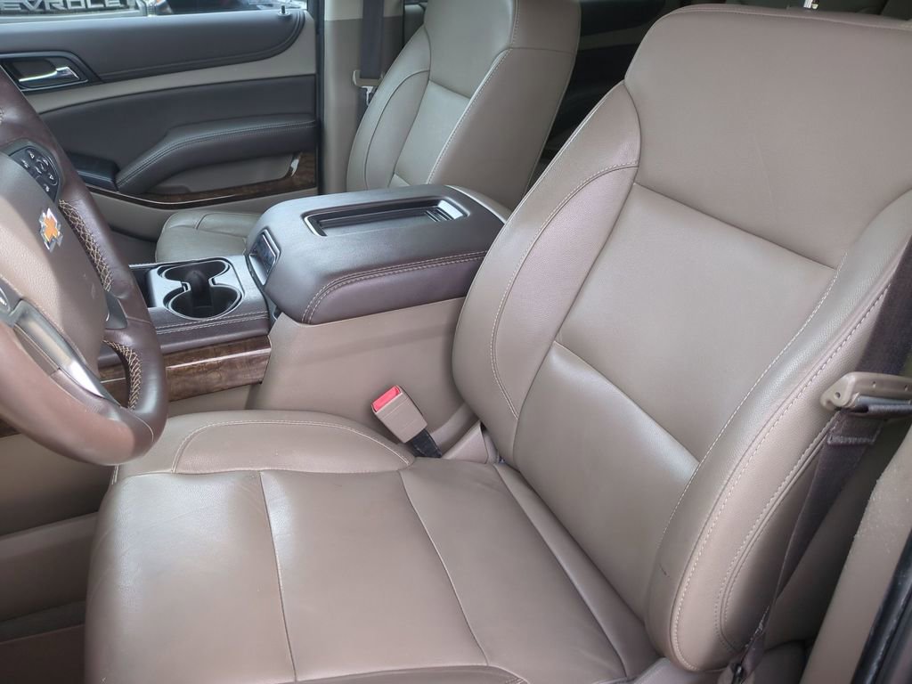 Used 2020 Chevrolet Suburban LT image 12