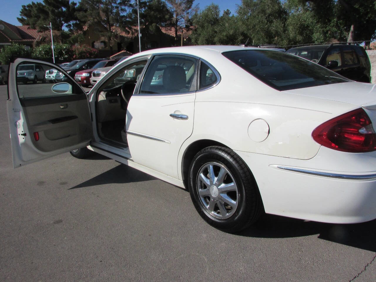 Used 2006 Buick LaCrosse CXL w/ Driver Confidence Package FWD image 9