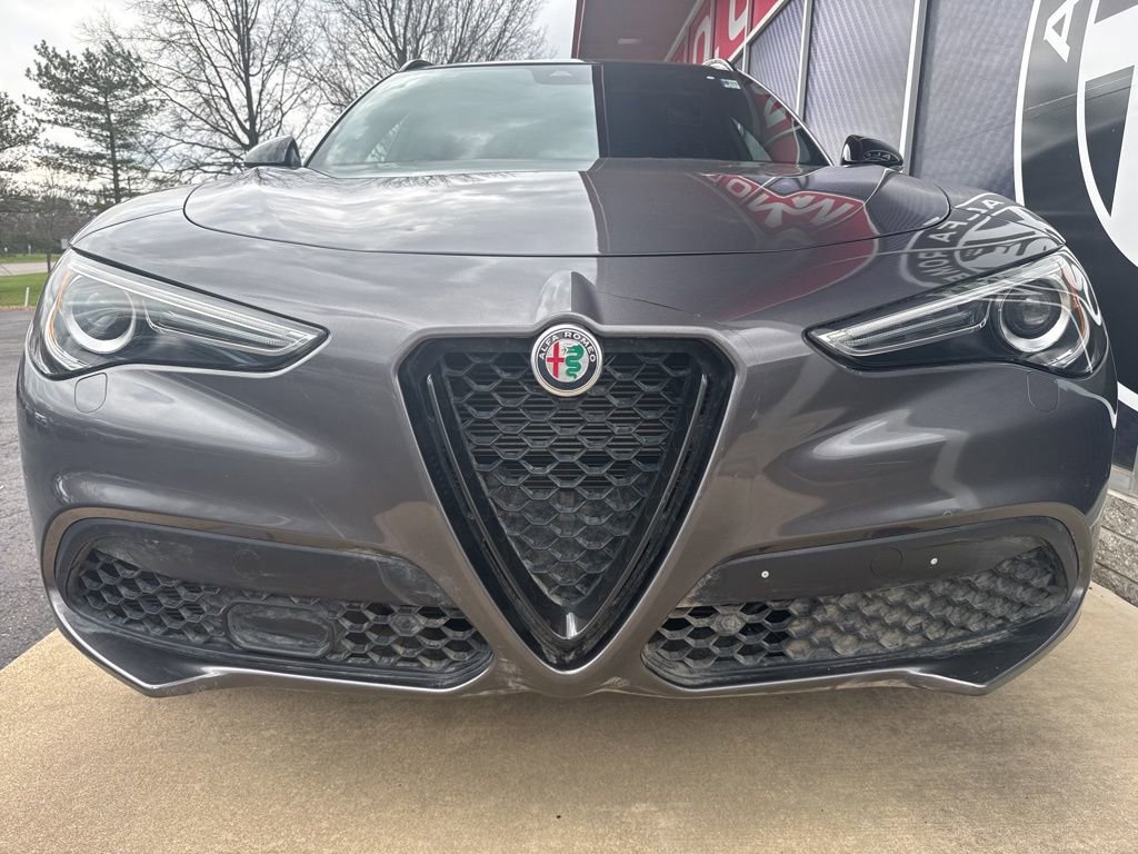 Used 2022 Alfa Romeo Stelvio Veloce image 8