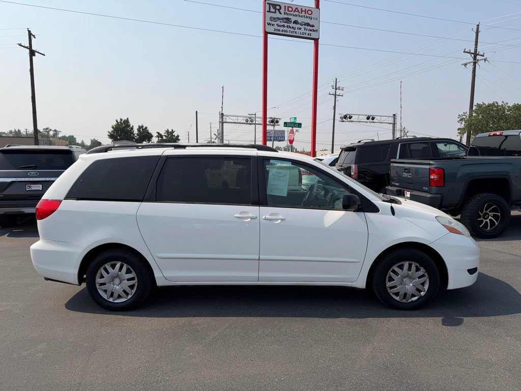 Used 2008 Toyota Sienna CE FWD image 6
