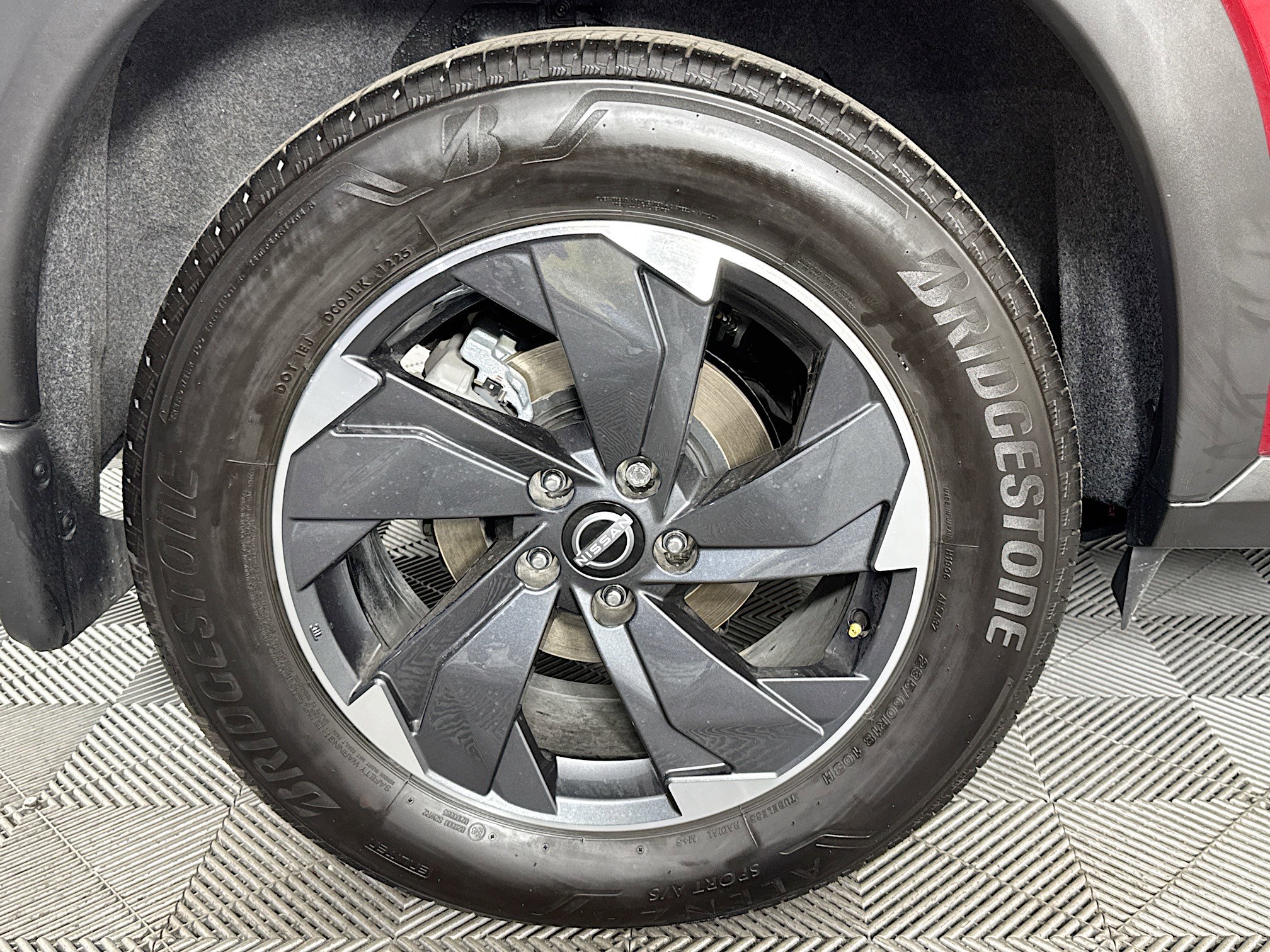 Used 2025 Nissan Rogue SV w/ SV Premium Package FWD image 58