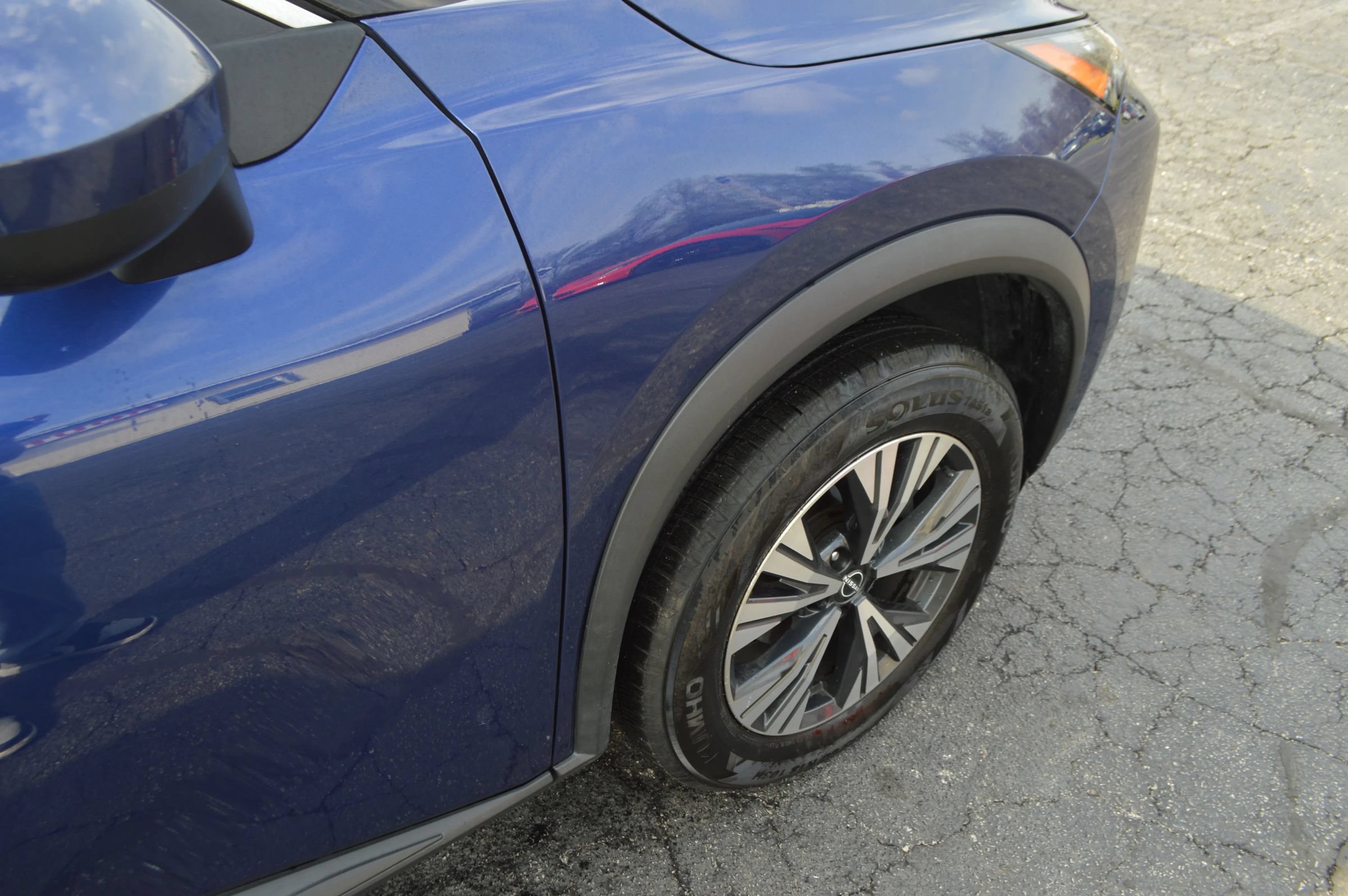 Used 2023 Nissan Rogue SV FWD image 10